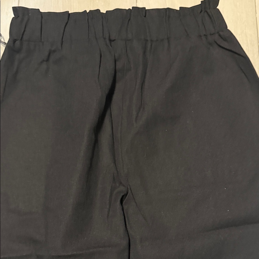 Women’s Black Pants with elastic bottom cuffs. Rayon and Linen. Elastic waist - Picture 5 of 7